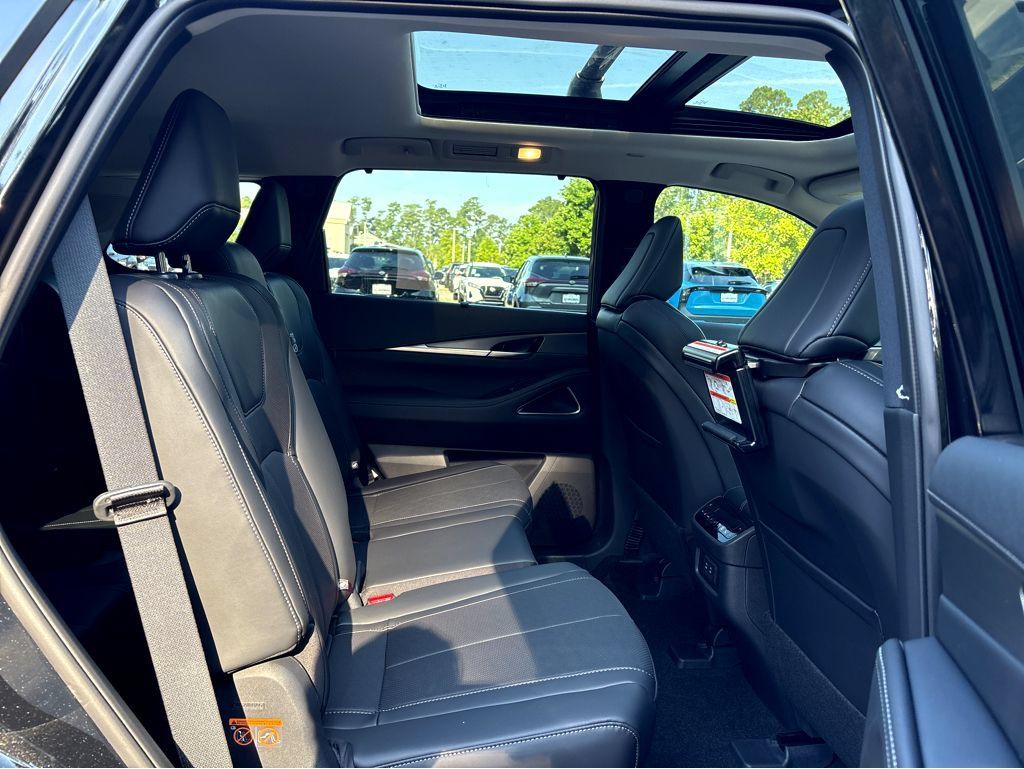 Used 2026 INFINITI QX60 Luxe w/ Cargo Package FWD image 13