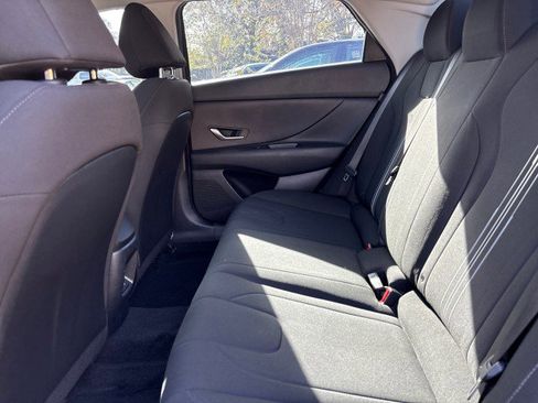 Used 2024 Hyundai Elantra SEL image 11