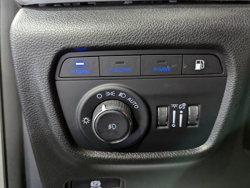 Used 2023 Jeep Grand Cherokee 4WD 4xe image 28