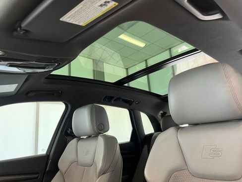 Used 2018 Audi SQ5 Premium Plus w/ Navigation Package AWD/4WD image 24