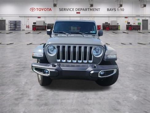Used 2019 Jeep Wrangler Unlimited Sahara AWD/4WD image 4