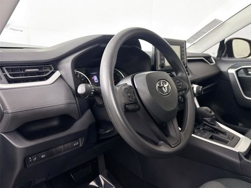 Certified 2019 Toyota RAV4 XLE image 4