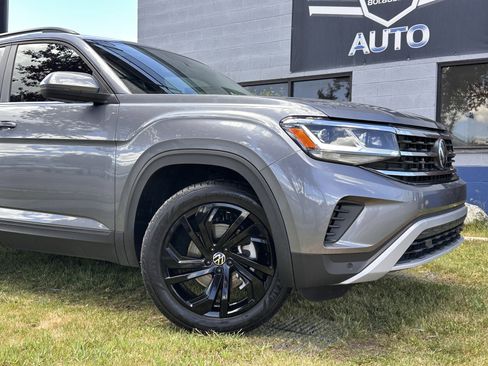 Used 2023 Volkswagen Atlas SE AWD/4WD image 3