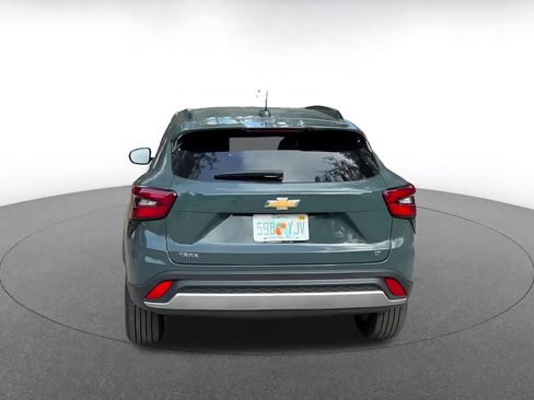 Used 2025 Chevrolet Trax LT image 12