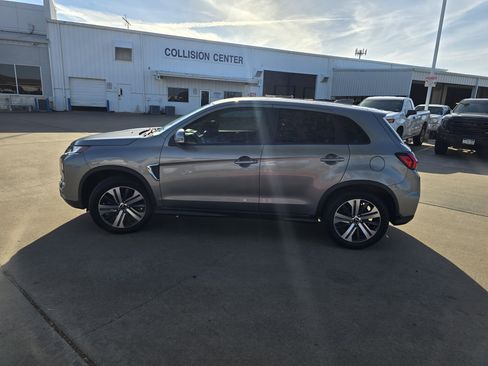 Used 2022 Mitsubishi Outlander Sport SE image 6