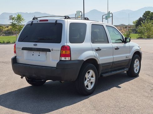 Used 2005 Ford Escape 4WD Hybrid image 3