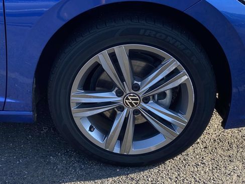 Used 2024 Volkswagen Jetta SE FWD image 9