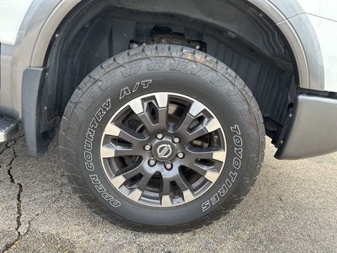 Used 2019 Nissan Titan PRO-4X w/ Pro-4x Convenience Package image 7