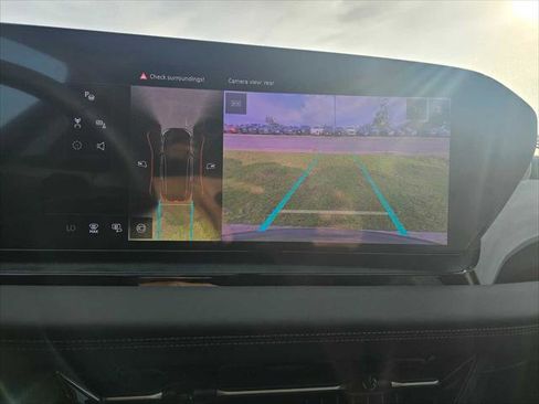 New 2025 Audi Q6 e-tron Premium image 31