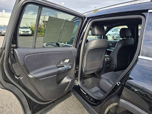 Used 2020 Mercedes-Benz GLB 250 4MATIC image 17