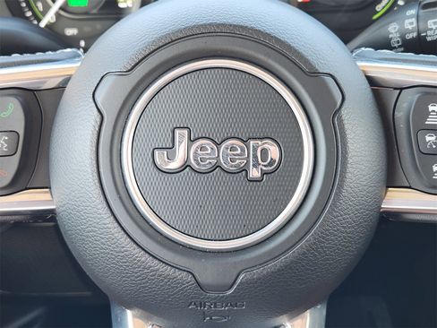 Certified 2025 Jeep Wrangler Sahara image 37