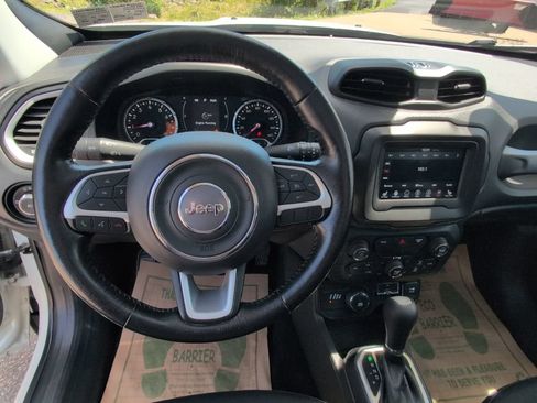 Used 2018 Jeep Renegade Latitude w/ Safety & Security Group AWD/4WD image 28
