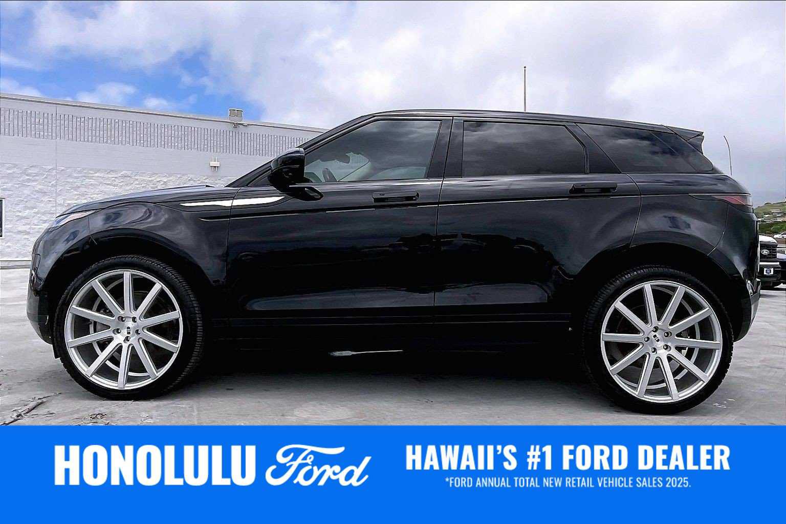 Used 2021 Land Rover Range Rover Evoque SE AWD/4WD image 2