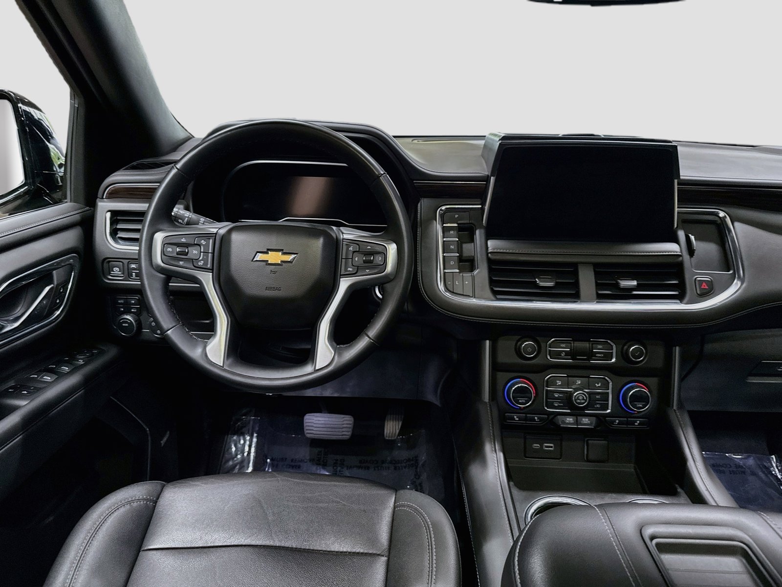 Used 2023 Chevrolet Suburban LT w/ Luxury Package AWD/4WD image 27