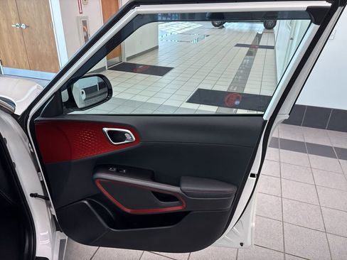 Used 2025 Kia Soul GT-Line image 18