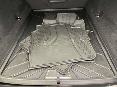 Used 2023 BMW 740i w/ Parking Assistance Package RWD image 15