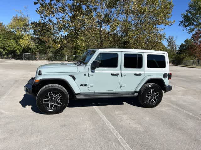 New 2027 Jeep Wrangler Unlimited Sahara w/ Whitecap Package AWD/4WD image 5