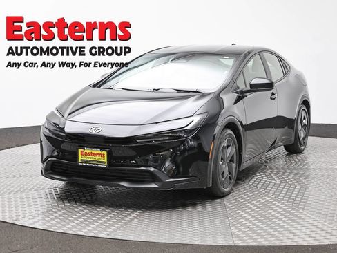 Used 2023 Toyota Prius LE FWD image 1