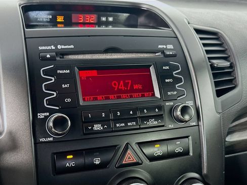 Used 2012 Kia Sorento FWD image 13