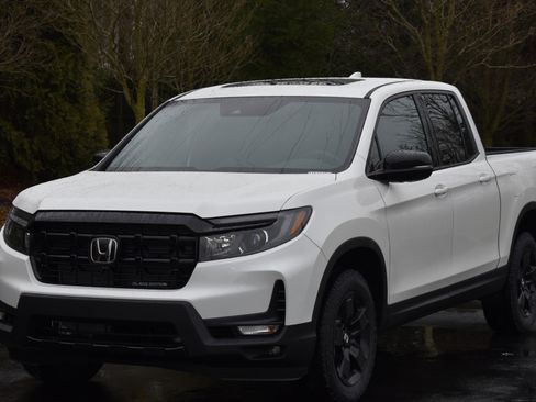 New 2026 Honda Ridgeline Black Edition image 3