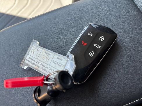 Used 2026 Volkswagen Tiguan SE AWD/4WD image 19