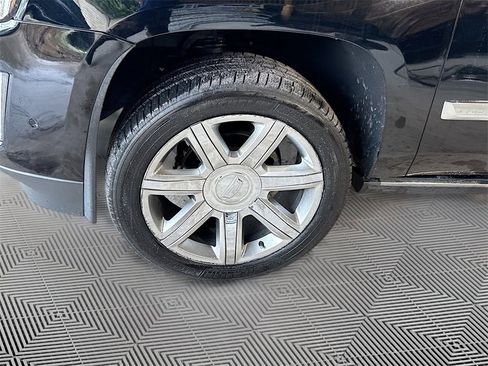 Used 2018 Cadillac Escalade Premium Luxury image 36