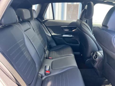Used 2026 Mercedes-Benz GLC 300 4MATIC image 23
