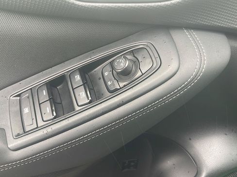 Used 2023 Subaru Forester Premium AWD/4WD image 18
