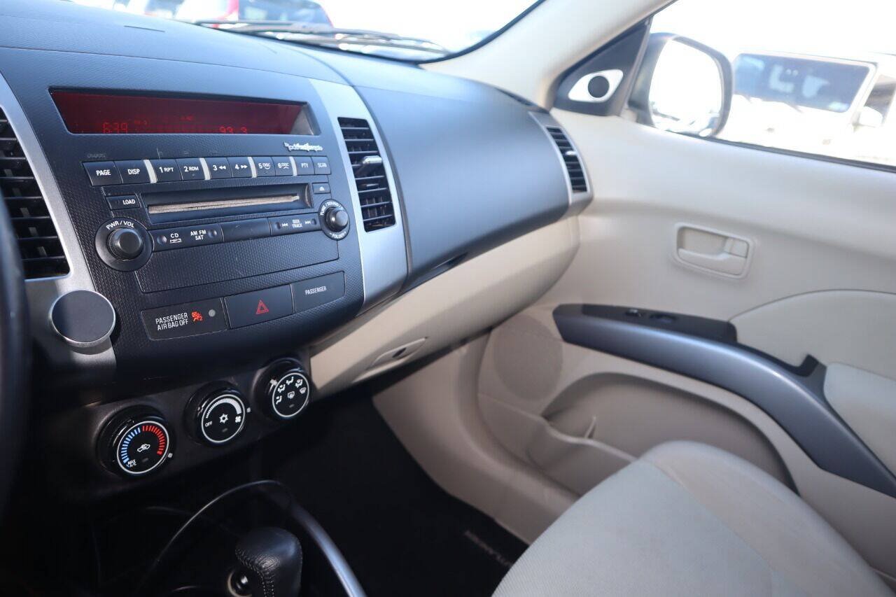 Used 2008 Mitsubishi Outlander SE FWD image 60