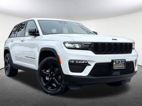 Used 2023 Jeep Grand Cherokee Limited w/ Black Appearance Package image 2