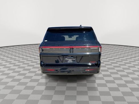 Used 2025 Lincoln Navigator Reserve image 8