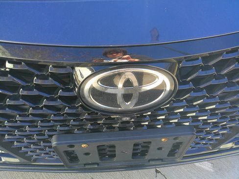 Used 2019 Toyota Avalon Touring image 3