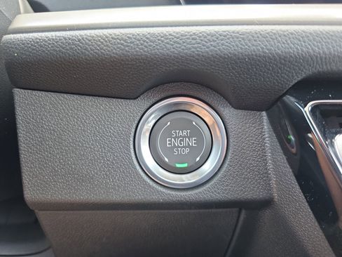 New 2026 Chevrolet Traverse LT w/ Sun and Wheel Package FWD image 25