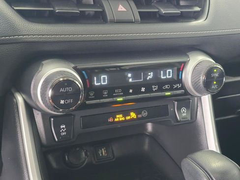 Used 2023 Toyota RAV4 XLE AWD/4WD image 27