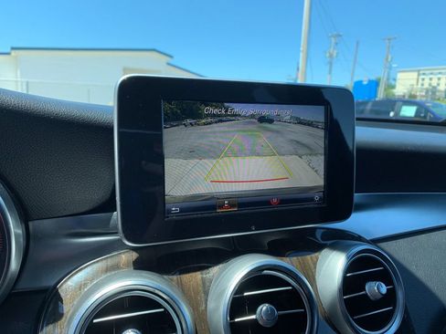 Used 2017 Mercedes-Benz GLC 300 4MATIC image 24