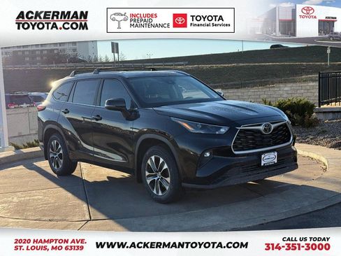 Used 2023 Toyota Highlander XLE image 1
