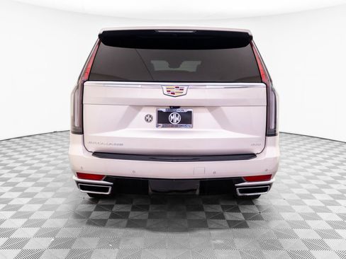 Used 2023 Cadillac Escalade ESV Premium Luxury AWD/4WD image 5