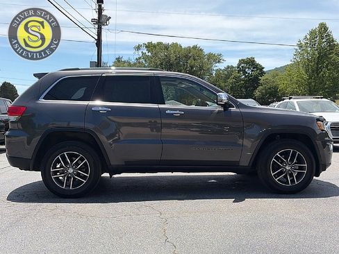 Used 2017 Jeep Grand Cherokee Limited AWD/4WD image 7