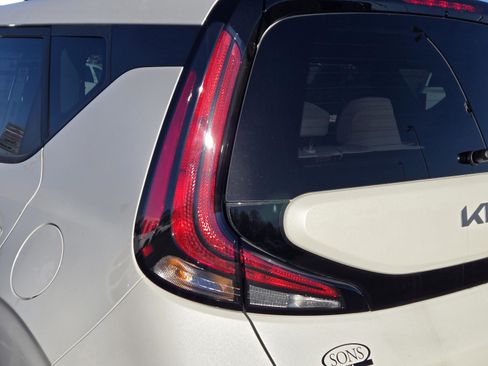 New 2025 Kia Soul LX image 9