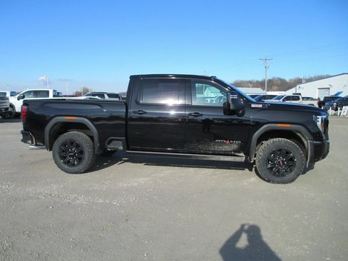 New 2026 GMC Sierra 2500 AT4 w/ AT4 Premium Plus Package image 3