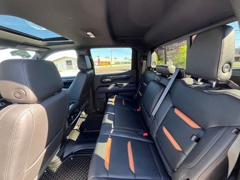 Used 2024 GMC Sierra 1500 AT4 w/ Technology Package AWD/4WD image 10
