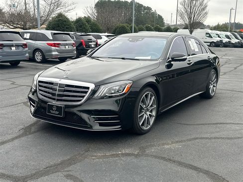 Used 2020 Mercedes-Benz S 560 Sedan image 3