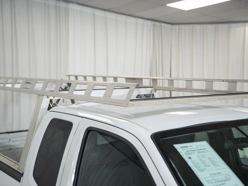 Used 2021 Nissan Frontier SV RWD image 18
