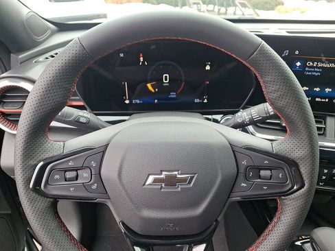 New 2026 Chevrolet Trax RS w/ Sunroof Package image 17