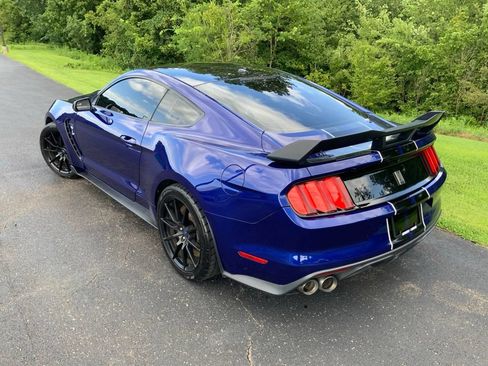 Used 2016 Ford Mustang Shelby GT350 w/ Technology Package RWD image 9