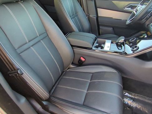 Used 2022 Land Rover Range Rover Velar R-Dynamic S image 21