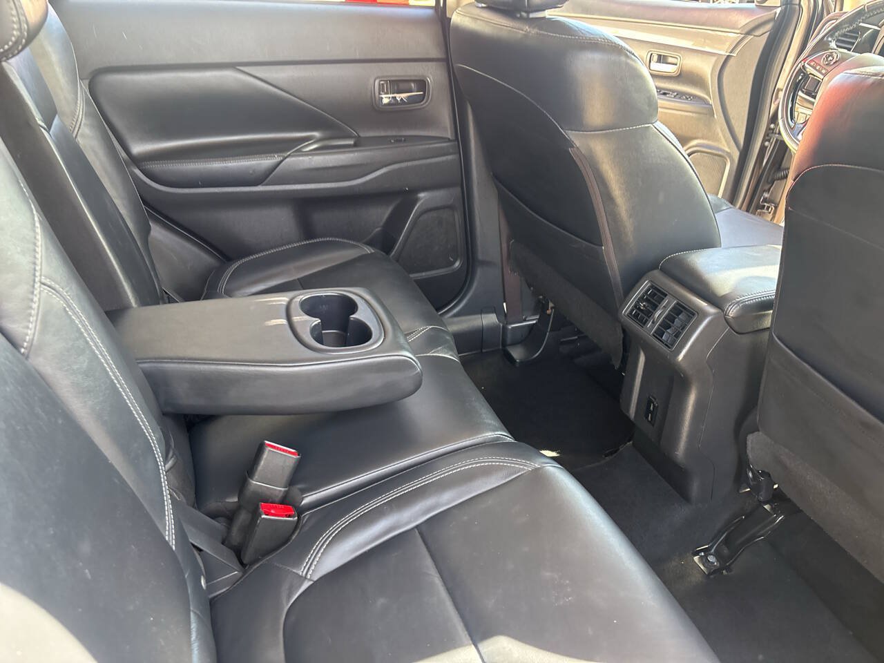 Used 2020 Mitsubishi Outlander SEL AWD/4WD image 29