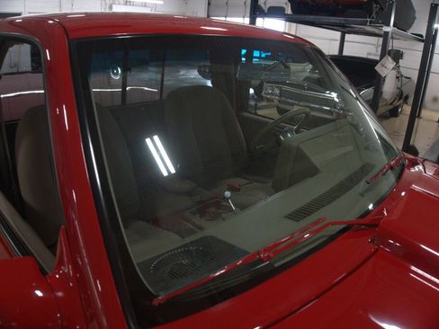 Used 1992 Chevrolet Silverado 1500 2WD Regular Cab image 32