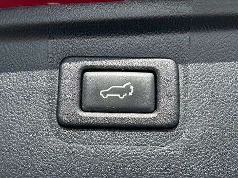 Used 2017 Subaru Outback 2.5i Premium image 24