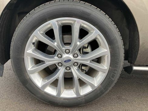 Used 2018 Ford Expedition Limited w/ Equipment Group 302A image 10